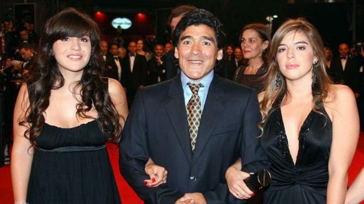 Los emotivos posteos de Dalma y Gianinna Maradona por el cumpleaños de su papá